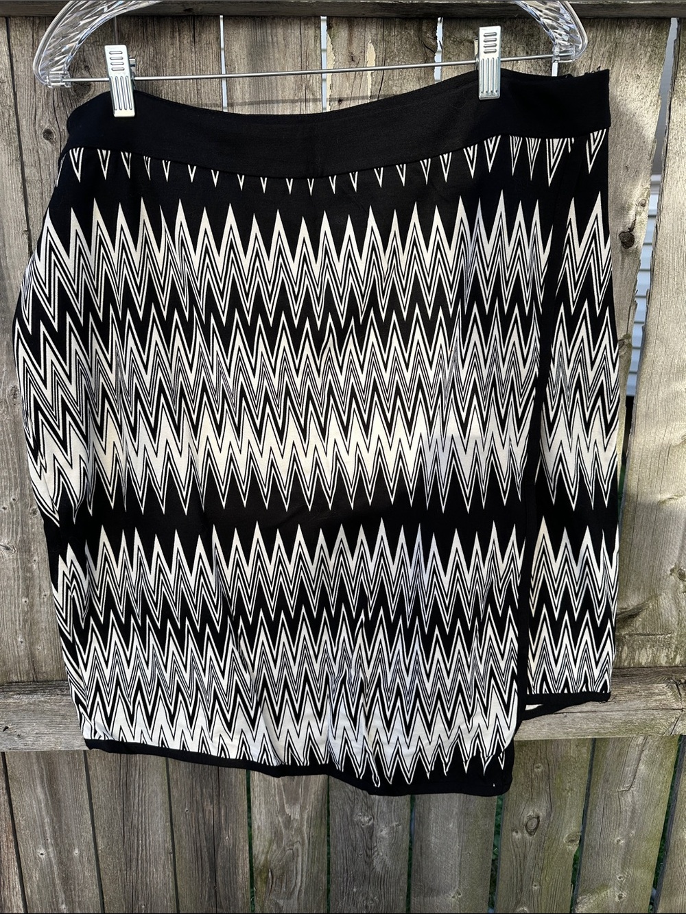 Black & White Zigzag Knit Pencil Skirt